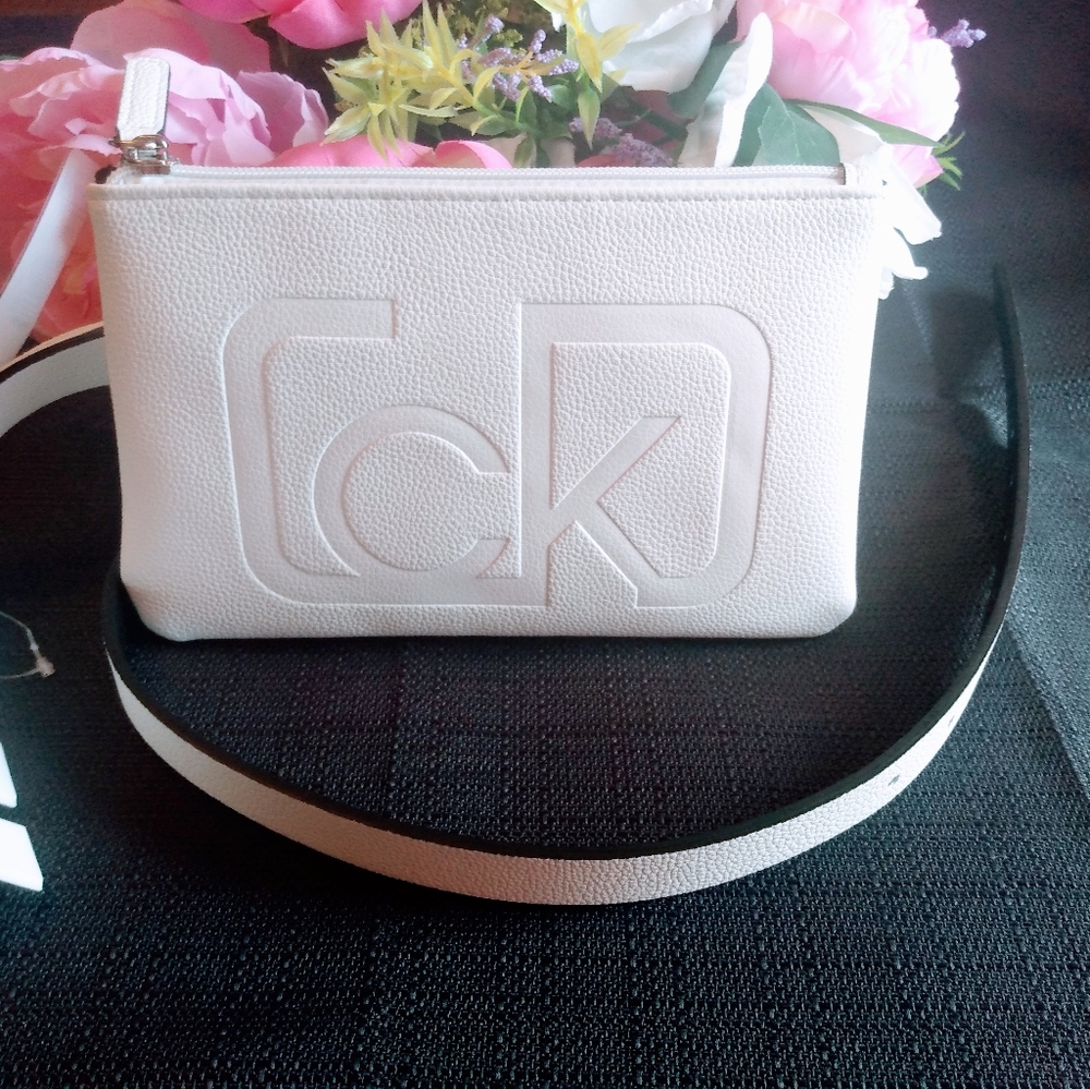 Calvin Klein Belt with Purse size S/M White